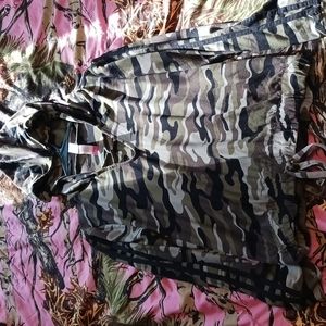 Long sleeve camo top